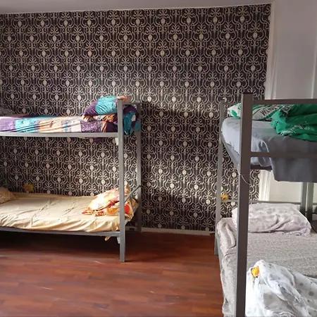 Central Rooms Craiova Hostel *