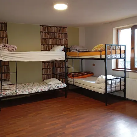 Central Rooms Craiova Хостел *